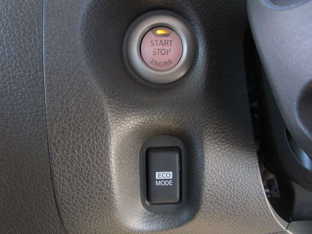 ドライブモードスイッチ。走行性能特性を変更できます。