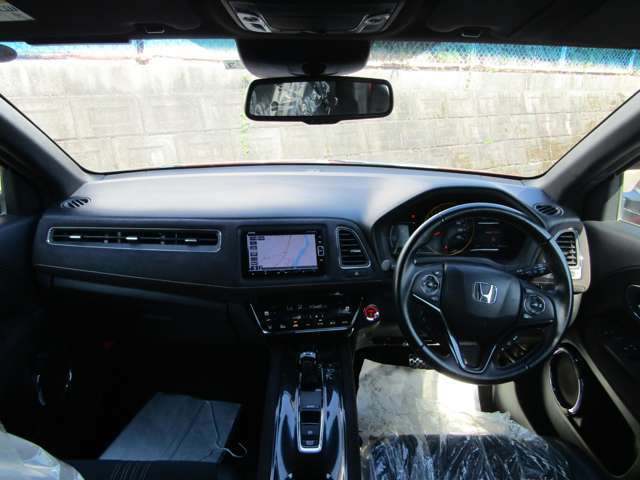 Hondaの中古車は、誰もが、安心して選べる中古車を。乗ってからも、安心が続く中古車を。Hondaがそんな想いで選び抜いたクルマです。