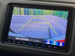 【バックカメラ】駐車時に後方がリアルタイム映像で確認できます。大型商業施設や立体駐車場での駐車時や、夜間のバック時に大活躍！運転スキルに関わらず、今や必須となった装備のひとつです！