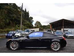 個性あふれる車作りにも自信があります！当店自慢の技術スタッフのカスタムペイントやオーディオカスタムなど！（無料通話）0078-6002-036814