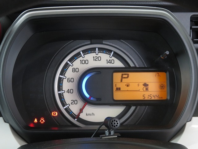 メーターも見易いレイアウトなので安心ドライブをサポートします☆