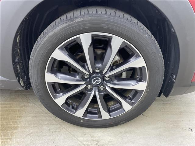 【純正18インチアルミホイール215/50/18】専用のアルミなので、お車のイメージにぴったり！！社外のアルミやスタッドレスタイヤも取り扱いございます！！ドレスアップもカスタマイズもお任せください！！