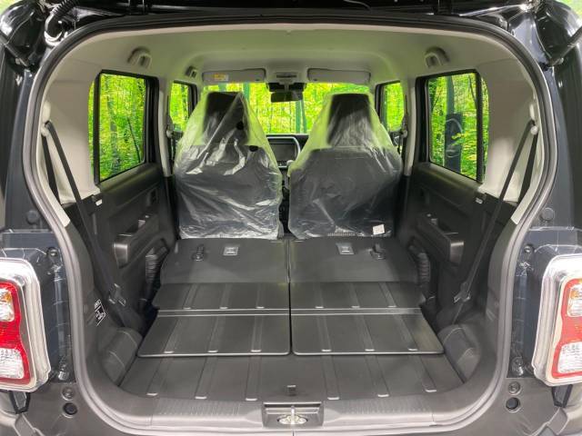 普段のお買い物や通勤、送迎等に十分な荷室スペースを確保しております。セカンドシートを倒すと、大きな荷物の積載も可能です♪