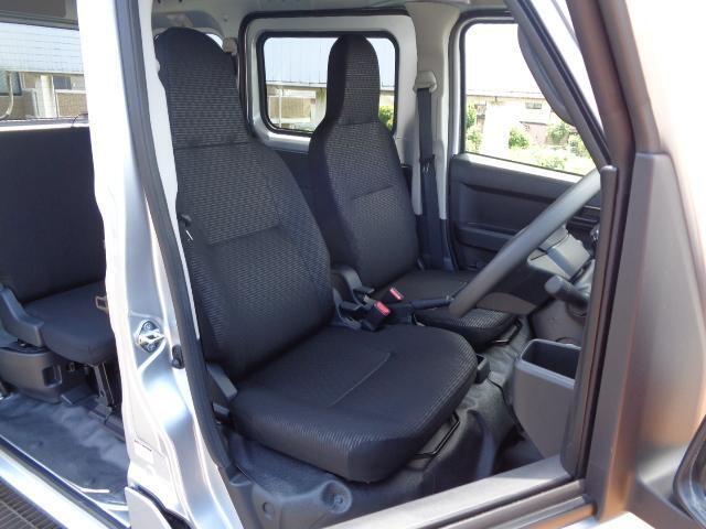 運転席広々