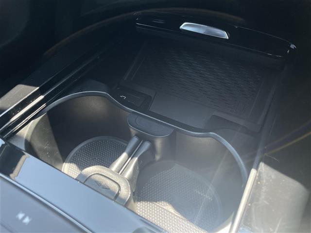 LIBERALAは、BMW・メルセデス・アウディというドイツのプレミアム3ブランドを中心とした、各ブランドを同時に乗り較べる事ができます。