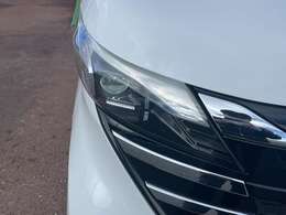 【ライトランプ】暗い夜道やトンネル内など明るい光で照らして運転をサポート。危険な暗所もこれで安心！