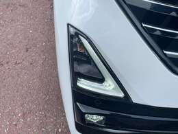 【ライトランプ】暗い夜道やトンネル内など明るい光で照らして運転をサポート。危険な暗所もこれで安心！