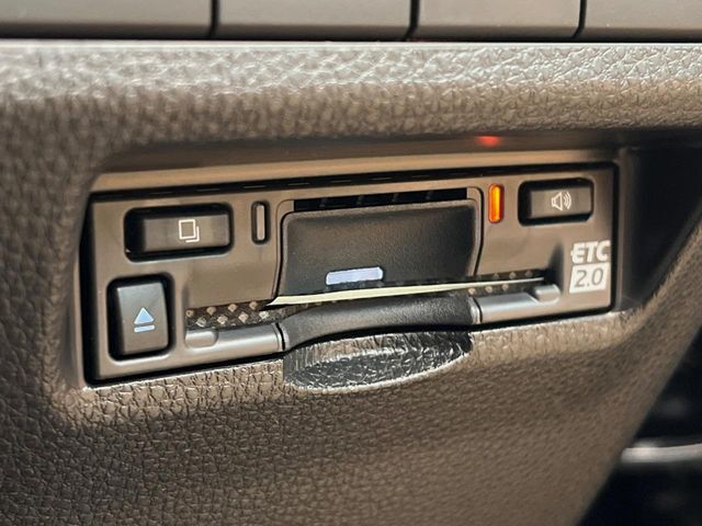 【ETC】高速道路の料金所をストレスなく通過！話題のスポットやサービスエリアに多い「スマートIC」利用時は必須のアイテムです。当店でセットアップを実施、ご納車当日からすぐにご利用いただけます！