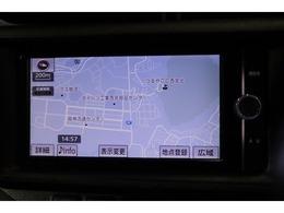 純正ナビを装備。初めての場所へのお出かけもナビがあると安心です。ハンズフリー通話に使えるBluetoothにも対応しています♪