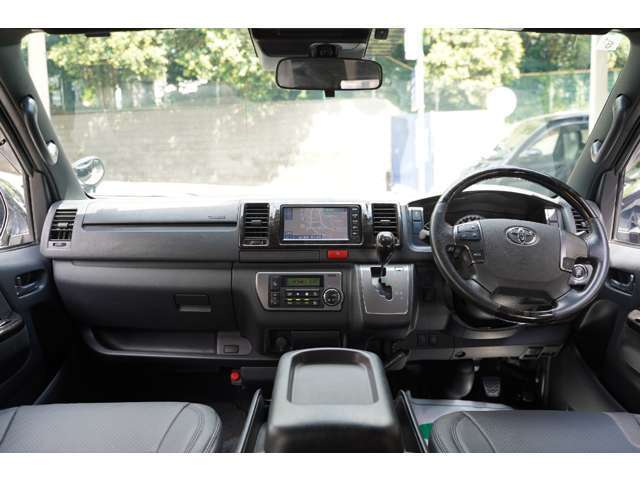 外装ですが気になる損傷等なくとてもキレイなお車になります。ご成約後に簡易コーティングを施工してご納車致します。