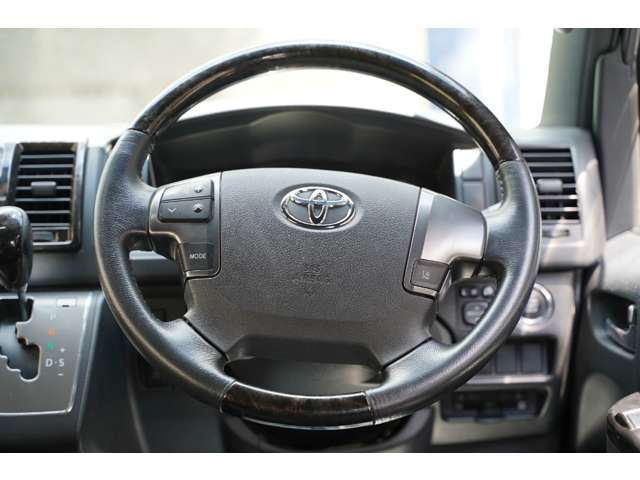 当社では納車後のアフターサービスにも力を入れています。ハイエース等のバンタイプの代車を多数ご用意！整備、車検、カスタム等、その他何か御座いましたらお気軽にお問合せ下さい。