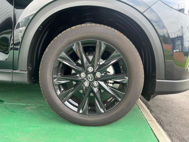 ■親切・丁寧な接客をお約束■　初めてお車のご購入を検討されている方や、お車についてあまり詳しくない方にも分かりやすい接客を心掛けております。女性営業スタッフも在籍！購入に不安がある女性の方もぜひ♪