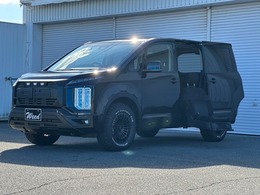 セカンドシート（左のみ）が電動でシートが回転し、大きくスライドダウン。乗り降りの負担を軽減♪