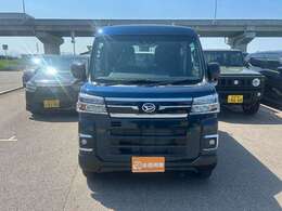 在庫数は約800台！！ 年間販売台数は約4000台！！ 大量販売・大量仕入で1台あたりのコストを削減しています！！