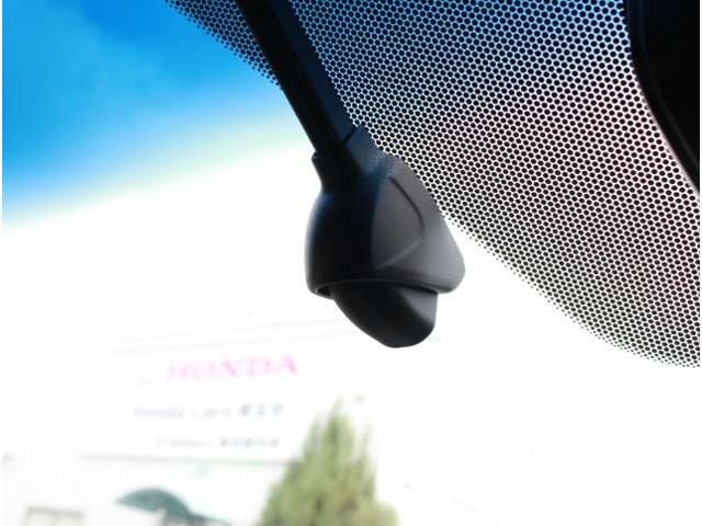 当て逃げ・追突・煽り運転など、自動車事故にまつわるトラブル対策やリスク回避などに役立つドライブレコーダー！