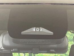 【トヨタセーフティセンス】走行中に前方の車両等を認識し、衝突しそうな時は警報とブレーキで衝突回避と被害軽減をアシスト。より安全にドライブをお楽しみいただけます。