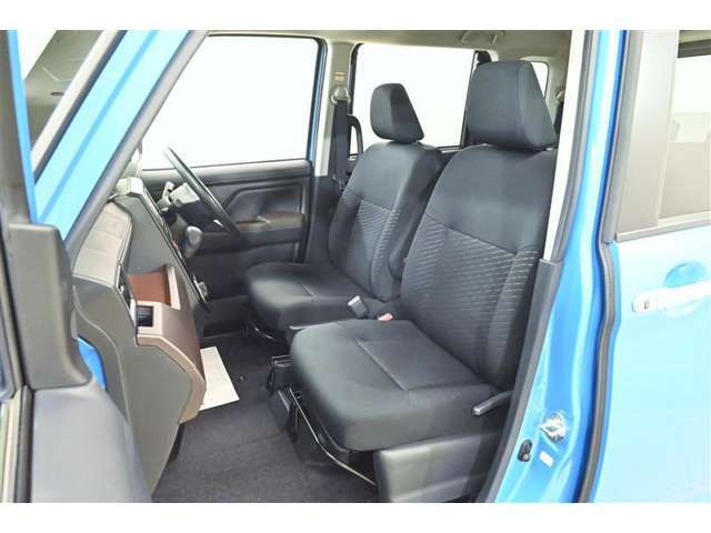 見通しのよいすっきりとした視界で、誰でも運転しやすいです。運転のしやすさは疲れにくさにも繋がりますよ♪