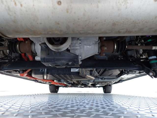 下回りもきれいな本州仕入の車両を揃えております♪　防錆オプションもご用意しておりますので、きれいなうちに施工はいかがですか？