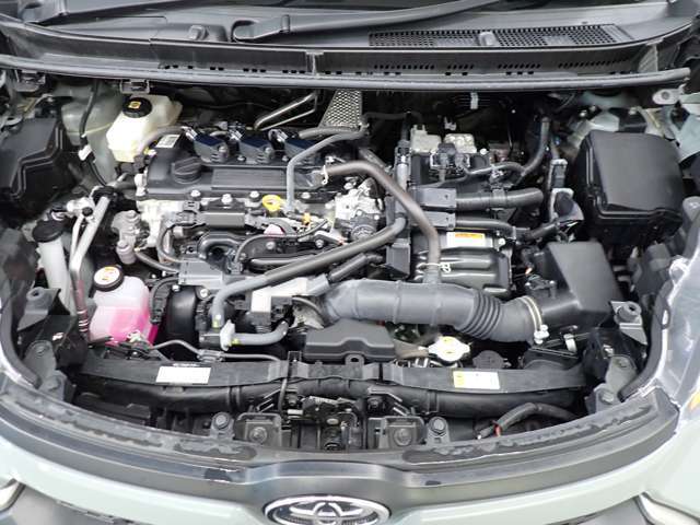 エンジンルームもきれいに清掃済みです♪　納車前にはエンジンオイルもしっかりと交換いたします！