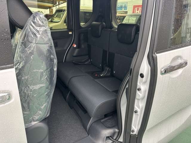 ★5年間新車保障★初度登録から5年間の新車保証が含まれています。長期間、安心してお乗り頂けます！保障費用は支払総額に含まれています！遠方のお客様は保証継承後、お近くのディーラーにて保証が受けられます！