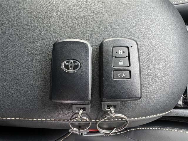 ★スマートエントリー★キーをとり出すことなく、施錠開錠。エンジン始動もワンタッチ！