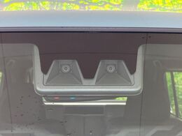 【スマートアシスト】走行中に前方の車両等を認識し、衝突しそうな時は警報とブレーキで衝突回避と被害軽減をアシスト。より安全にドライブをお楽しみいただけます。