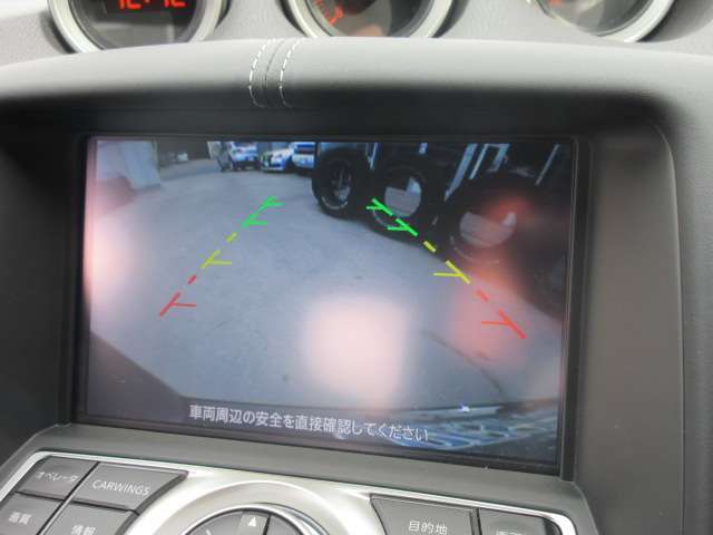 ガイド線付バックカメラで駐車も安心ですね♪　広角のカメラを使用しております♪
