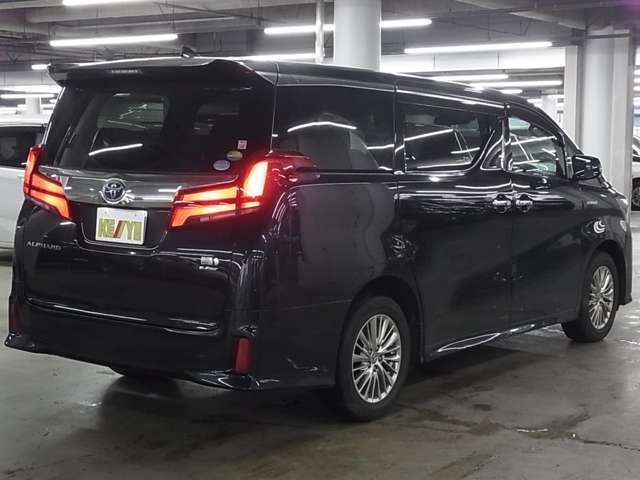 自社陸運局指定工場完備！国家資格車検検査員資格を持った整備士による整備。走行に関係のない所も不具合箇所があれば修理してお渡しいたします。
