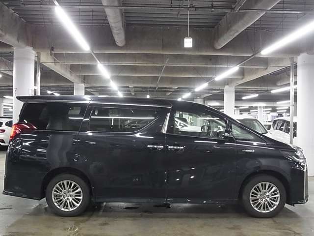 毎日新規物件入庫！3500台の高品質車をぜひとも、ご自身の目で直接ご覧になって、ご実感下さい、自身を持ってお勧めいたします。