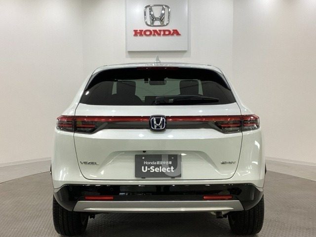 Honda認定中古車 U-Selectは3つの安心をお約束します。　1　Hondaのプロが整備した安心。 2　第三者機関がチェックした安心。　3　購入後もHondaが保証する安心。