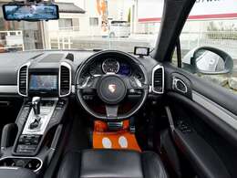 NEXTAでは、自動車買取をメインに優良なものだけを厳選し、店頭にてダイレクトに直売しております。ココに安さの秘密があります。
