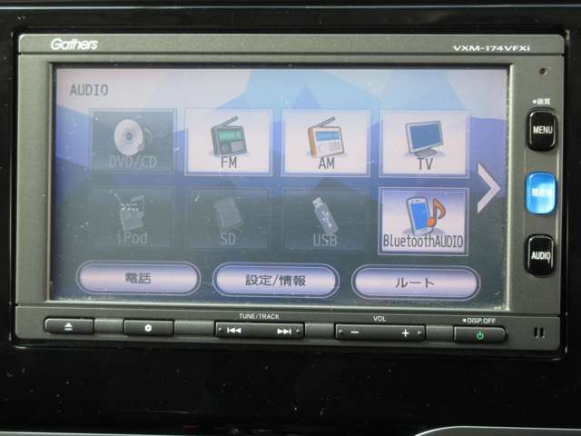 CD、DVD、フルセグTV、ブルートゥース機能、FM、AMなどの多彩なオーディオメディアに対応。