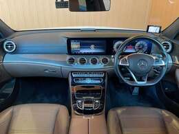 LIBERALAでは多種多様の車種をご用意させていただいております。お客様がご納得いくまで、そのお車の持つ特性を五感すべてで感じ取っていただける場をご提供します。