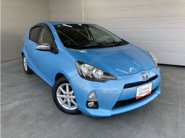 「中古車ハイブリッド保証」付き。ハイブリット機構を無償で保証します。保証期間は初度登録年月から10年目まで、または3年間の長い方。但し累計走行距離が20万km以内。