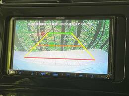 【バックカメラ】駐車時に後方がリアルタイム映像で確認できます。大型商業施設や立体駐車場での駐車時や、夜間のバック時に大活躍！運転スキルに関わらず、今や必須となった装備のひとつです！