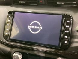 【メーカー純正9型ナビ】インテリアに溶け込むスタイリッシュな「専用設計」メーカーナビを装備♪視認性や操作性など基本性能にも優れ、より上質なカーライフをお楽しみいただけます。