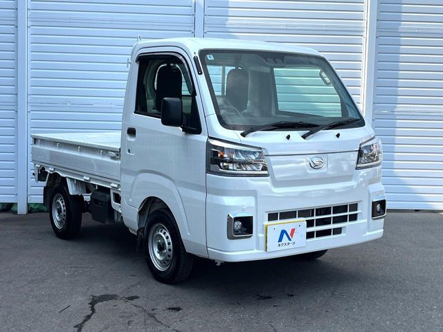 大好評のボディコーティング「弾スプラッシュコート」もご納車までに施工可能。通常のガラスコートと異なる、耐久年数6年の無機質ガラスコーティングが、ボディをキレイな状態に保ってくれます。