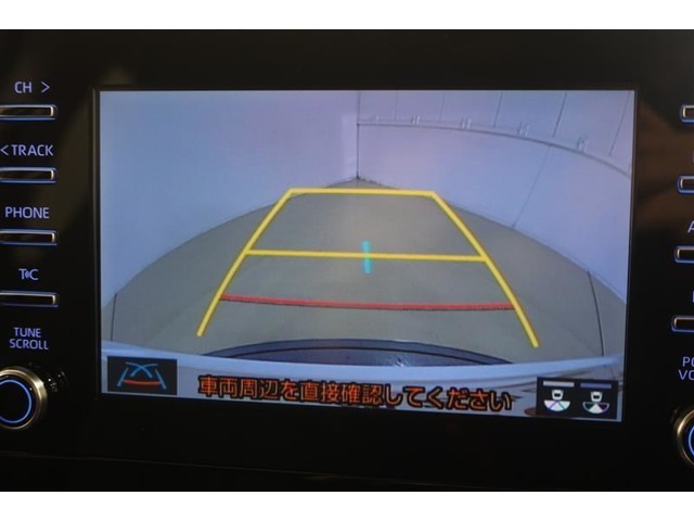 バックモニター搭載で車庫入れ安心！車庫入れが苦手な人もこれで安心！