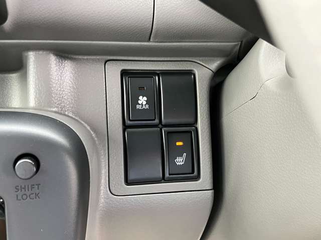 運転席シートヒーター！冬場の寒いときでも快適にドライブが楽しめます！