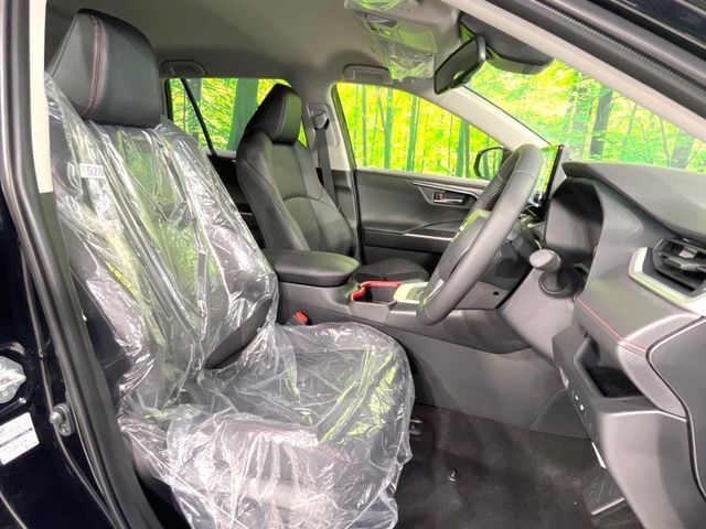 もちろん車内はキレイです♪よりクリーンな状態をキープしたいお客様には『ナノゾーンコート』がおすすめ！新型コロナウイルス対策や、除菌・消臭に効果を発揮し多くの方にご好評いただいております。