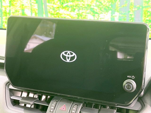 【メーカー純正ナビ】インテリアに溶け込むスタイリッシュな「専用設計」メーカーナビを装備♪視認性や操作性など基本性能にも優れ、より上質なカーライフをお楽しみいただけます。