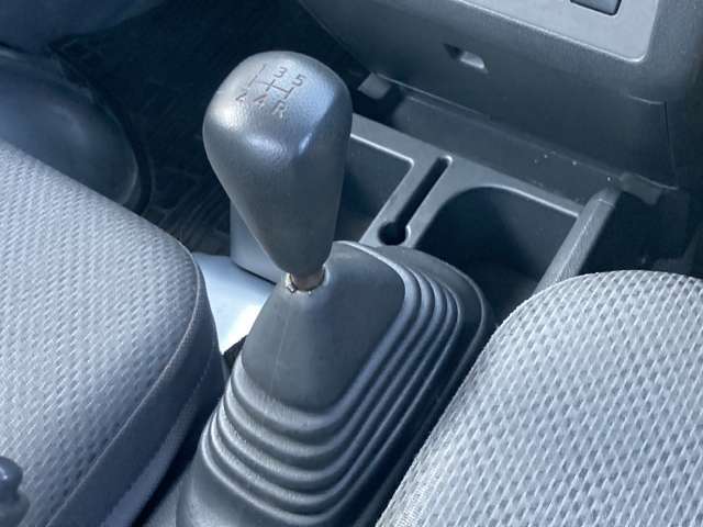 西日本自動車グループの(株)西日本総合保険には知識の豊富なエキスパートが土日も常駐しており、ご加入いただいたお客様を全力でサポート致します。お見積りから事故時まで、お電話一本ですべてお任せください！