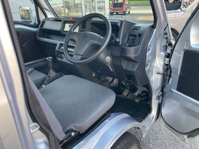 ご自宅エリアでの車検・整備などはもちろん、お出かけ先でのトラブルも各エリアの整備工場がサポートいたします。