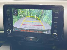 【バックカメラ】駐車時に後方がリアルタイム映像で確認できます。大型商業施設や立体駐車場での駐車時や、夜間のバック時に大活躍！運転スキルに関わらず、今や必須となった装備のひとつです！