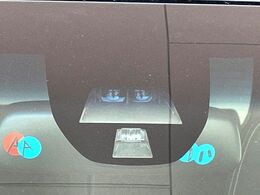【シティブレーキアクティブシステム】低速走行中に前方の車両等を認識し、衝突しそうな時は警報とブレーキで衝突回避と被害軽減をアシスト。より安全にドライブをお楽しみいただけます。