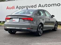 2020年モデル　限定車　18AW　ブラックスタイリング　レッドアクセント付きシート　アダプティブクルコン　サイド＆レーンアシスト　シートヒーター　運転席電動シート　リヤビューカメラ