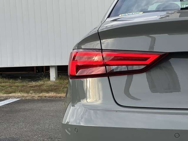 LEDテールライト＆シーケンシャルウインカー　装備