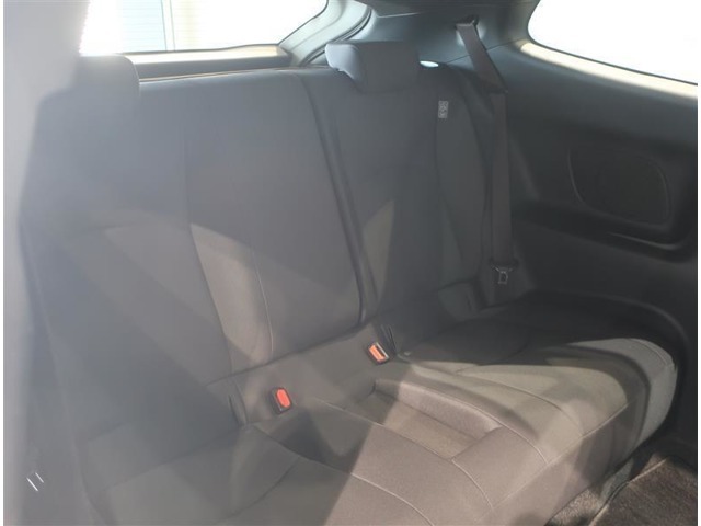 ゆとりある広々とした車内空間は、ドライブを始め買い物やレジャーなど、幅広く活躍します。一人でもみんなとでもお出かけを楽しみましょう！