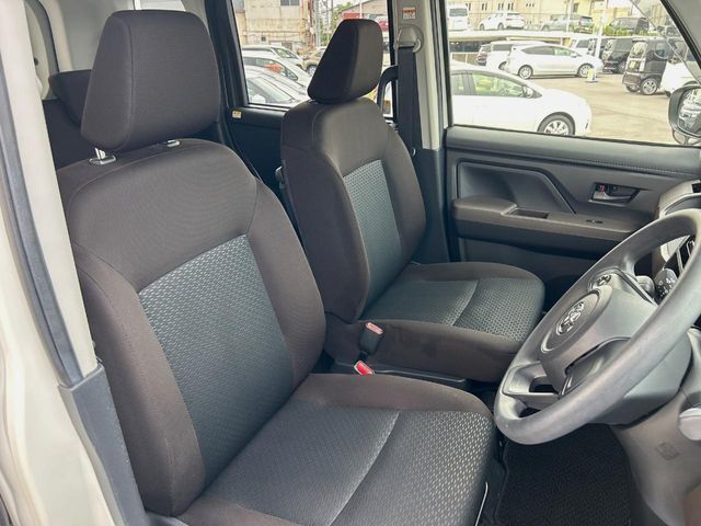 【シートヒーター】寒い日に重宝するシートヒーター！エアコンより早く温まってくれるので寒がりの人も安心ですね♪エアコンの温風は乾燥するから苦手、という方にもをおすすめです。