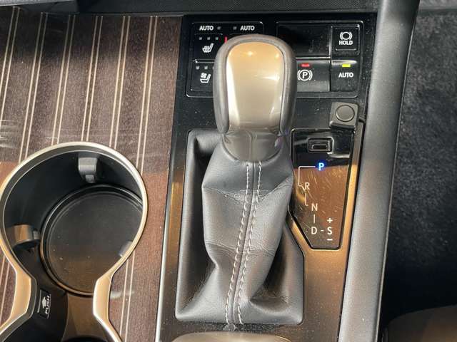 店舗にて現車の確認もいただけますので、お電話で在庫のご確認の上是非ご来店くださいませ！
